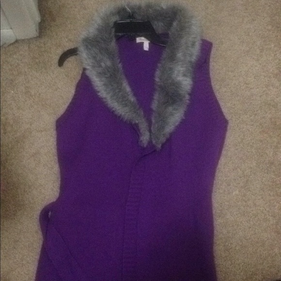 A robe - Picture 1 of 7
